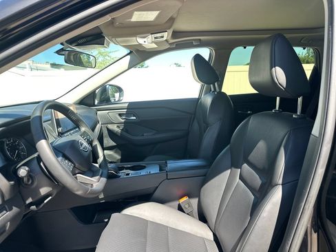 Used 2025 Nissan Rogue SV w/ SV Premium Package FWD image 43