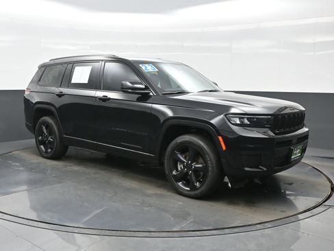 Used 2023 Jeep Grand Cherokee L Laredo image 8