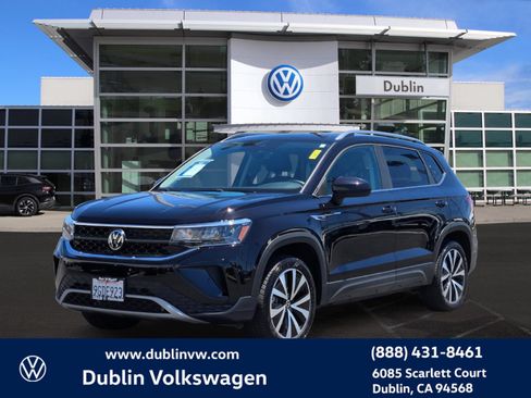 Certified 2023 Volkswagen Taos SE w/ Panoramic Sunroof Package FWD image 8