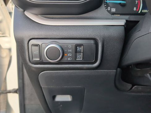 Used 2023 Ford Explorer XLT AWD/4WD image 27