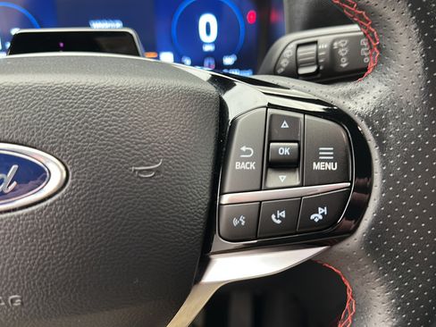 Used 2025 Ford Explorer ST-Line w/ ST-Line Street Pack AWD/4WD image 19