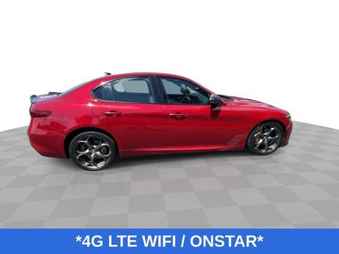 Used 2017 Alfa Romeo Giulia Ti w/ TI 19" Sport Package RWD image 10