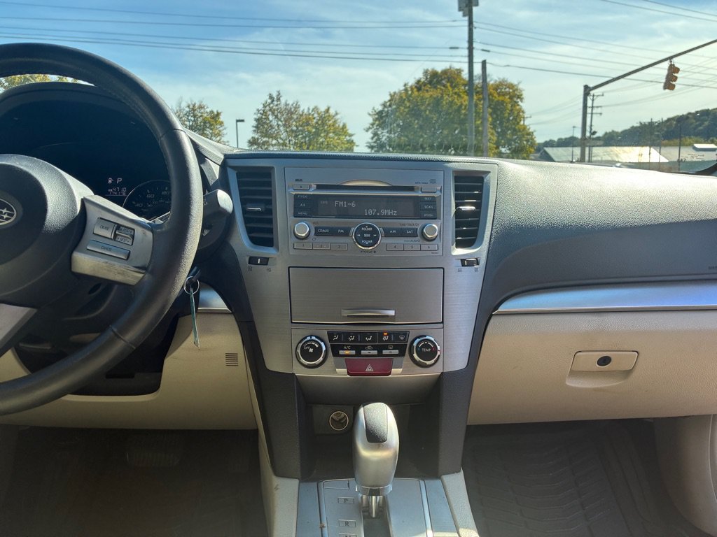 Used 2011 Subaru Outback 2.5i Premium w/ All-Weather Pkg AWD/4WD image 16