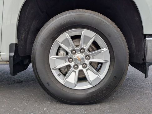 Used 2025 Chevrolet Silverado 1500 LT image 11