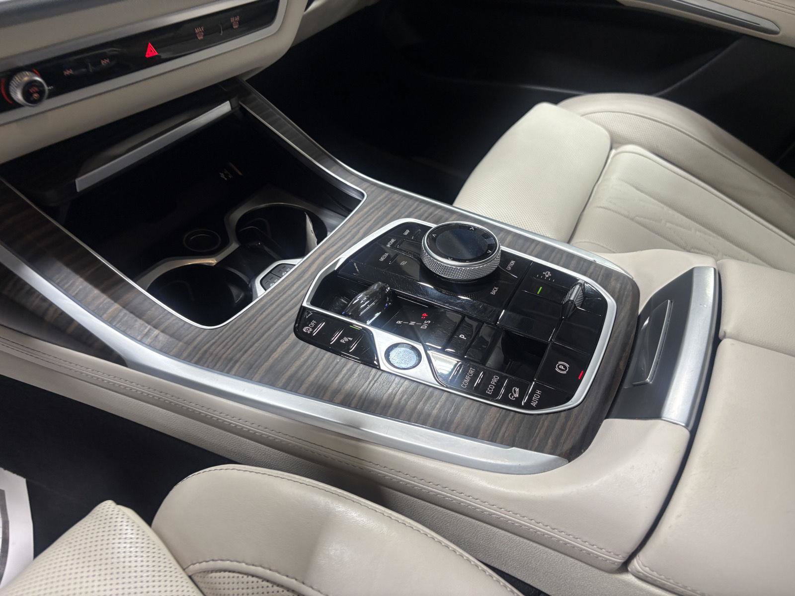 Used 2024 BMW X7 xDrive40i w/ Executive Package AWD/4WD image 5