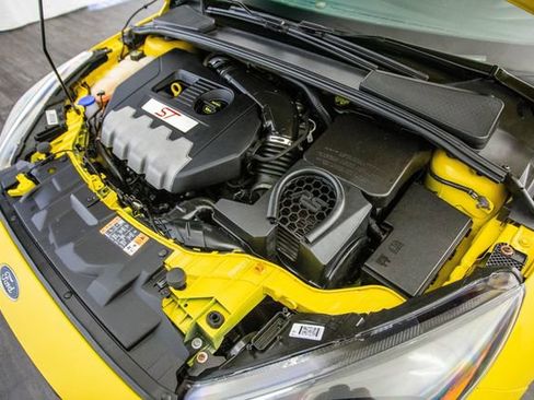 Used 2017 Ford Focus ST w/ Equipment Group 402A image 47