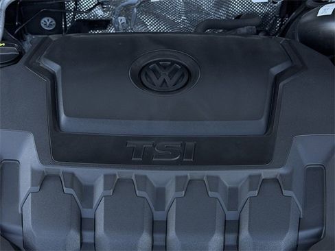 Used 2023 Volkswagen Tiguan SE R-Line image 31