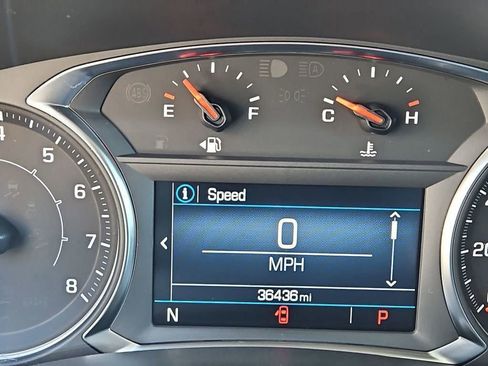 Used 2024 GMC Terrain SLE image 15