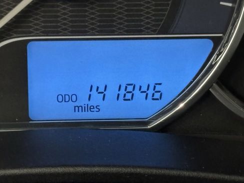 Used 2015 Toyota Corolla LE image 19