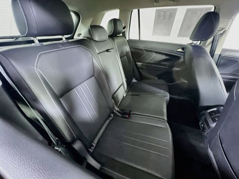 Used 2023 Volkswagen Tiguan SE AWD/4WD image 25