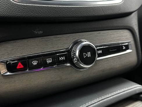 Used 2022 Volvo XC90 T6 Inscription w/ Advanced Package image 19