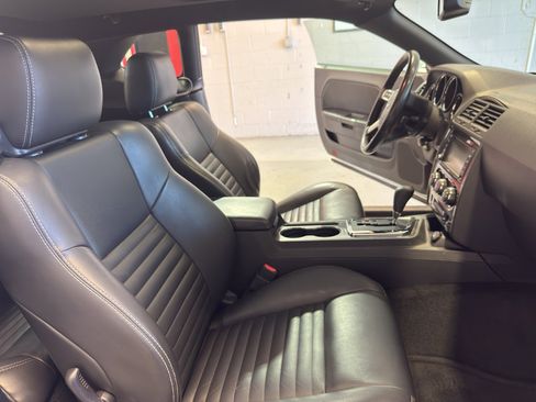 Used 2010 Dodge Challenger R/T RWD image 23