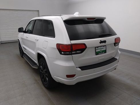 Used 2019 Jeep Grand Cherokee Altitude image 5