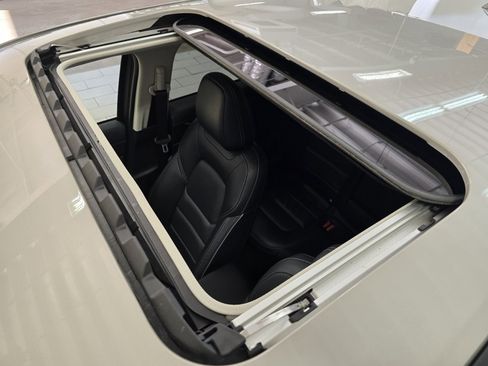 Used 2025 MAZDA CX-5 AWD 2.5 S w/ Preferred Package image 3