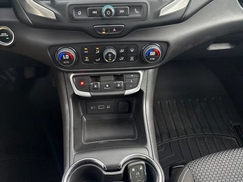 Used 2023 GMC Terrain SLE w/ Driver Convenience Package AWD/4WD image 11