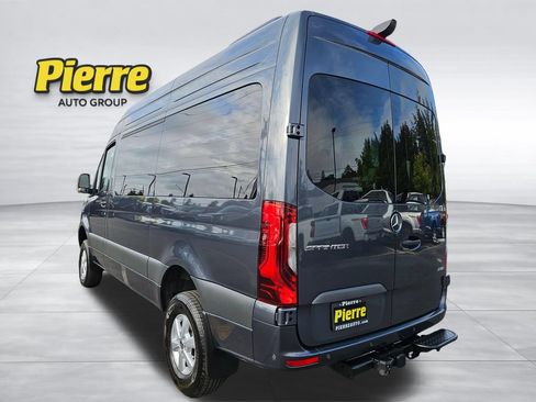 Used 2024 Mercedes-Benz Sprinter 2500 image 3