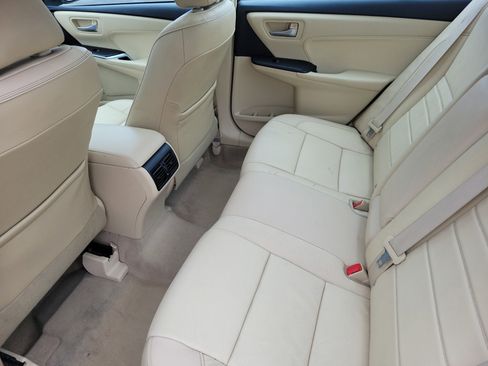 Used 2015 Toyota Camry XLE w/ Moonroof Package image 8