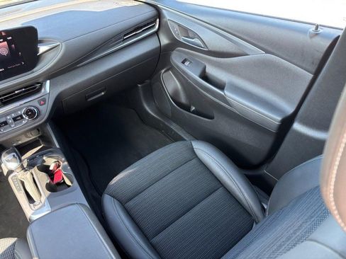 Used 2024 Buick Envista Preferred w/ Convenience I Package FWD image 16