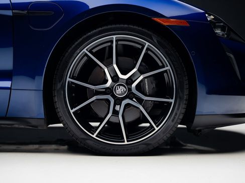 Used 2023 Porsche Taycan w/ Premium Package image 36