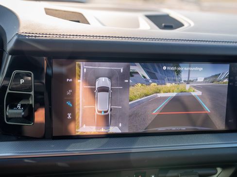 Certified 2026 Porsche Cayenne AWD/4WD image 17