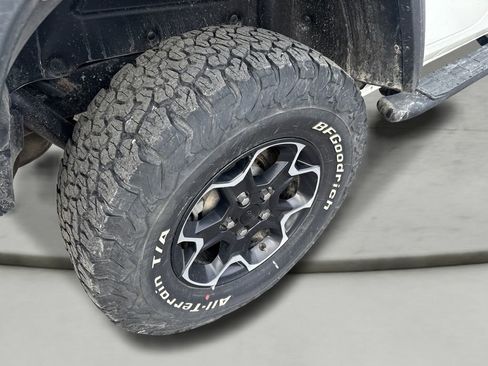 Used 2023 Jeep Wrangler Unlimited Rubicon 4xe w/ Cold Weather Group AWD/4WD image 9