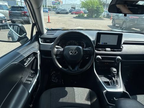 Used 2025 Toyota RAV4 XLE AWD/4WD image 12