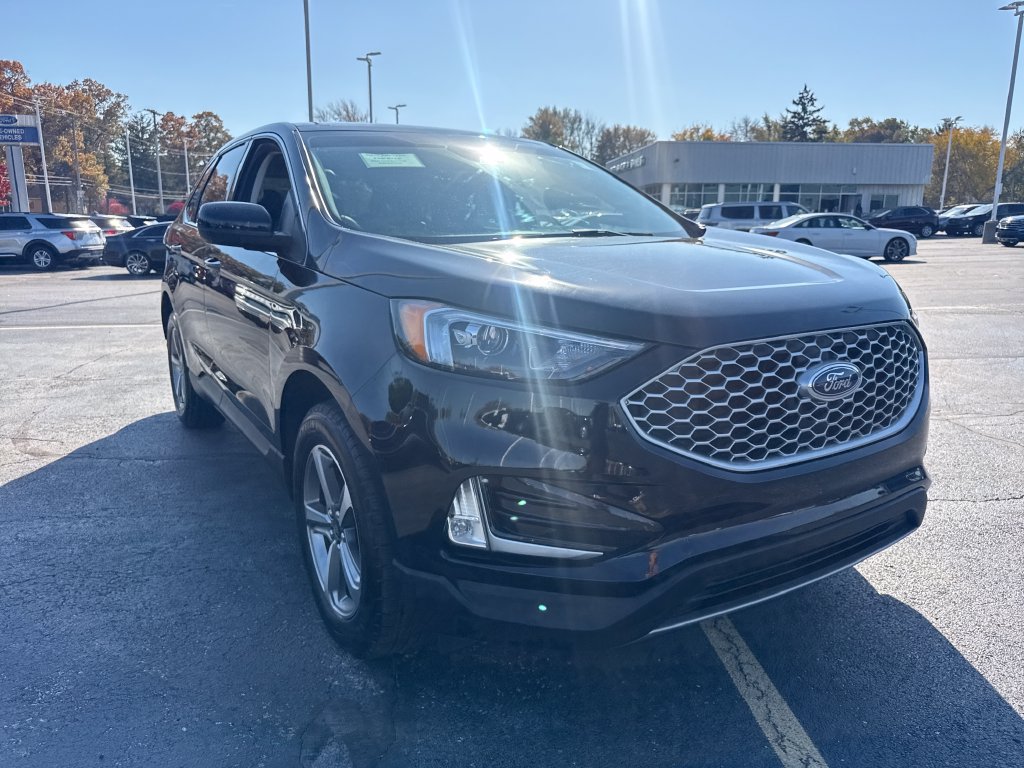 Used 2024 Ford Edge SEL w/ Convenience Package AWD/4WD image 4