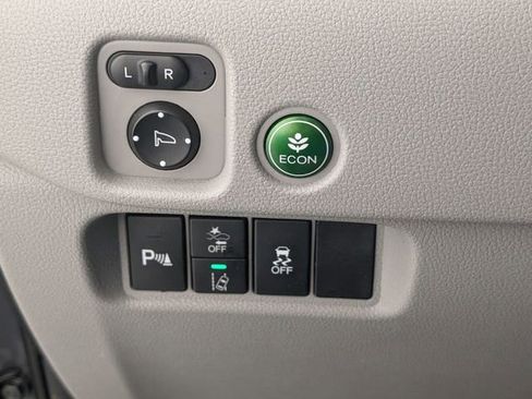 Used 2019 Honda Pilot Touring image 16