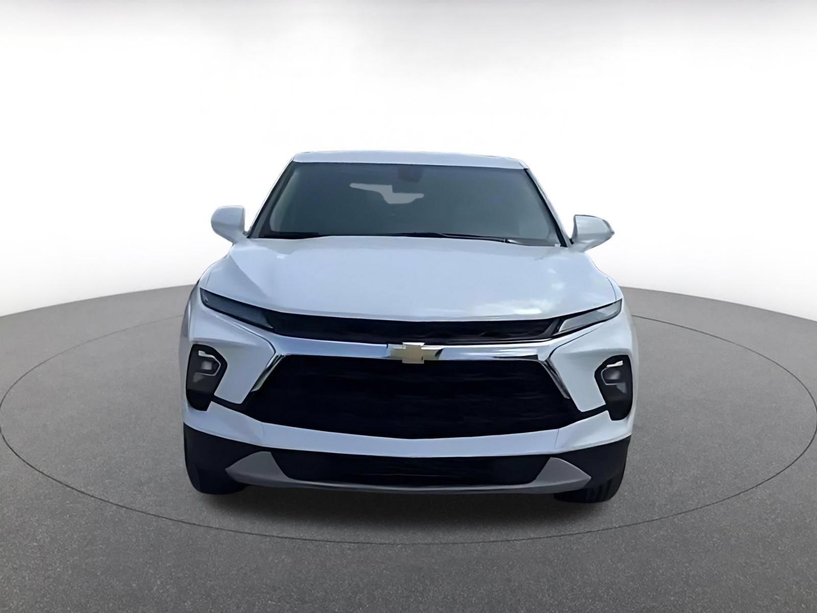 Used 2025 Chevrolet Blazer LT FWD image 4