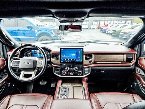 Used 2023 Ford Expedition Max Limited image 17