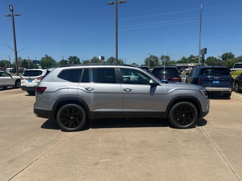 New 2026 Volkswagen Atlas SE FWD image 4