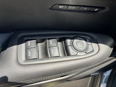 Used 2022 Cadillac XT6 Premium Luxury w/ Technology Package FWD image 8