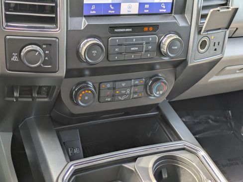 Certified 2022 Ford F250 XLT w/ XLT Premium Package image 21