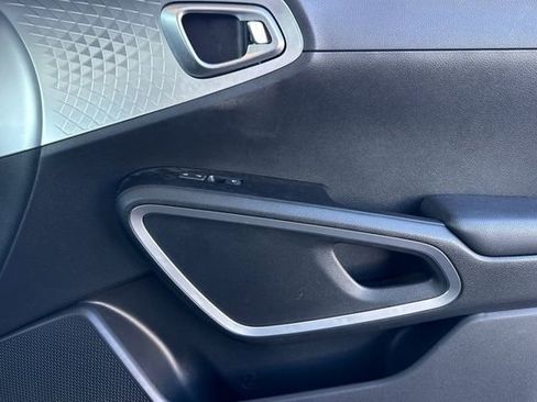 Certified 2023 Kia Soul LX w/ LX Technology Package image 21