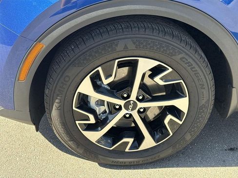 Used 2025 Kia Sportage EX image 30