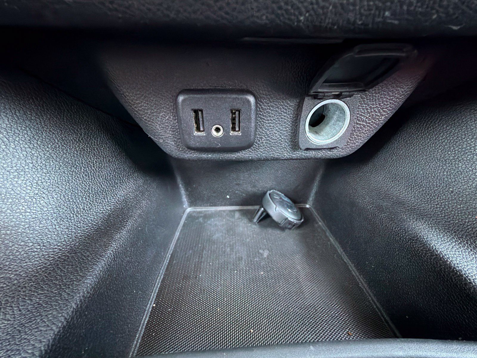 Used 2018 Chevrolet Traverse LS FWD image 20