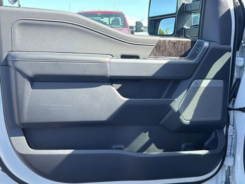 New 2026 Ford F250 Lariat w/ Black Appearance Package AWD/4WD image 18
