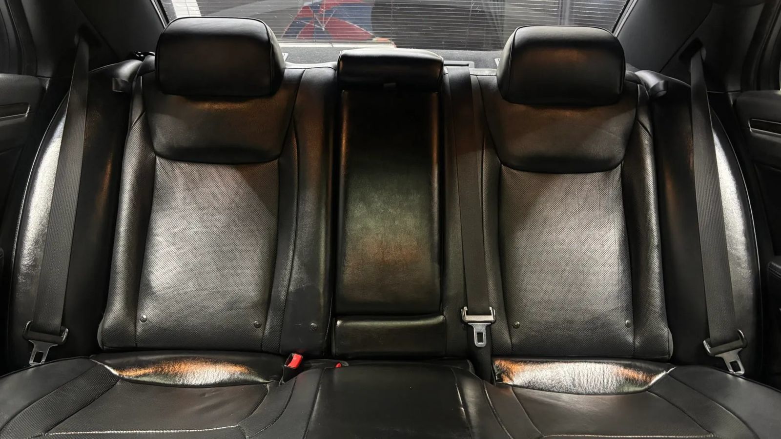 Used 2013 Chrysler 300 C RWD image 10