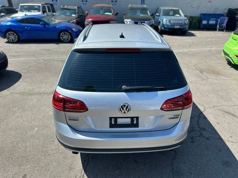 Used 2017 Volkswagen Golf Alltrack SEL image 19