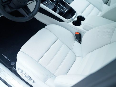 Certified 2026 Porsche Macan S AWD/4WD image 17