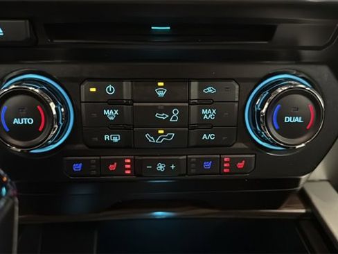 Used 2017 Ford F150 Lariat w/ Equipment Group 501A Mid image 16