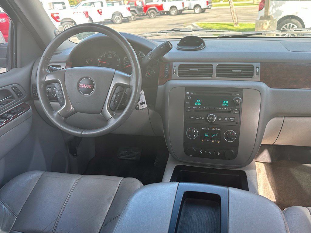 Used 2012 GMC Yukon XL SLT w/ SLT-2 Equipment Package AWD/4WD image 23