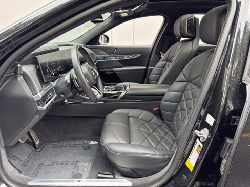 Used 2023 BMW 740i RWD image 17