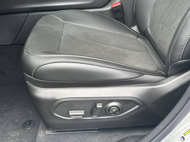 New 2026 Jeep Grand Cherokee Altitude RWD image 10