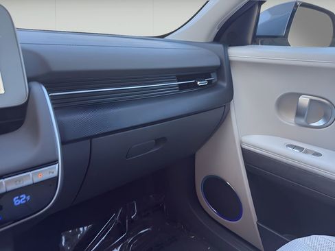 Used 2024 Hyundai Ioniq 5 Limited image 17