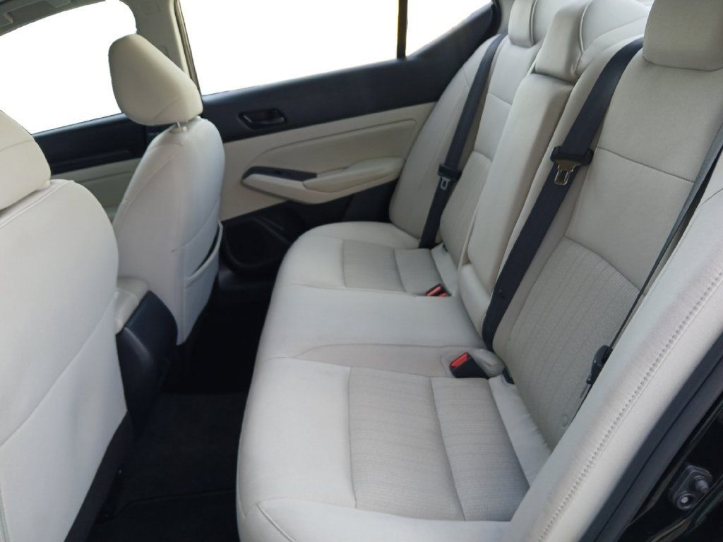 Used 2025 Nissan Altima 2.5 SV FWD image 22