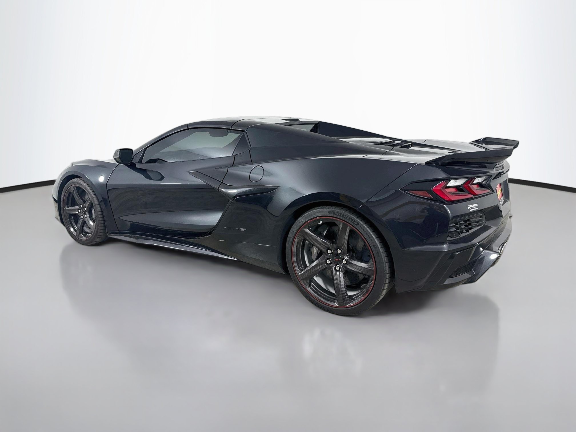 Used 2024 Chevrolet Corvette Z06 RWD image 6