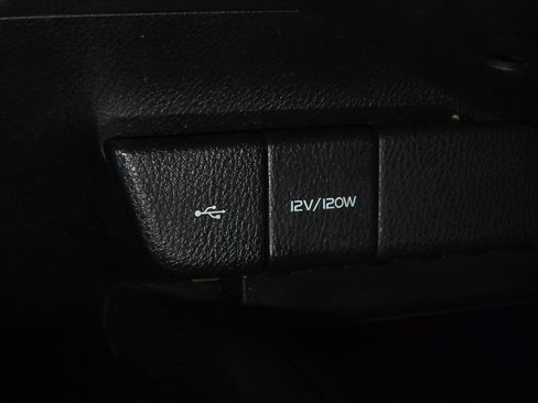 Used 2021 Toyota Camry LE image 30