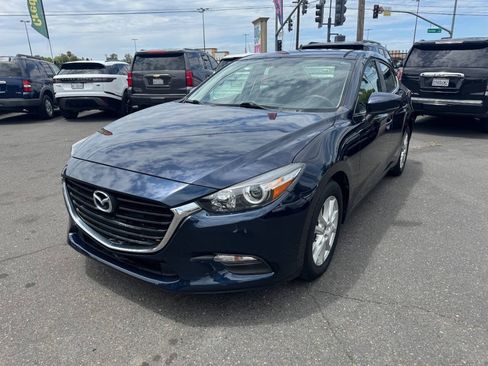 Used 2017 MAZDA MAZDA3 Sport w/ Preferred Equipment Package FWD image 4