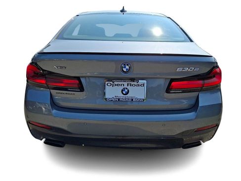 Used 2023 BMW 530e xDrive w/ Premium Package AWD/4WD image 5